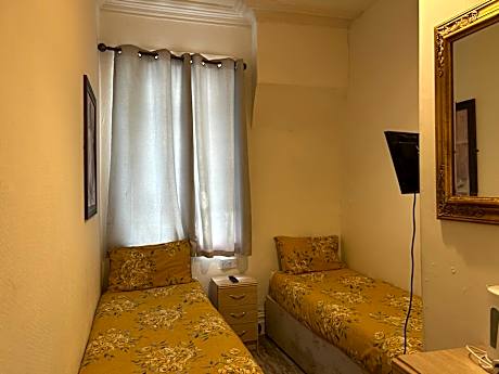 Twin Room with Private Bathroom