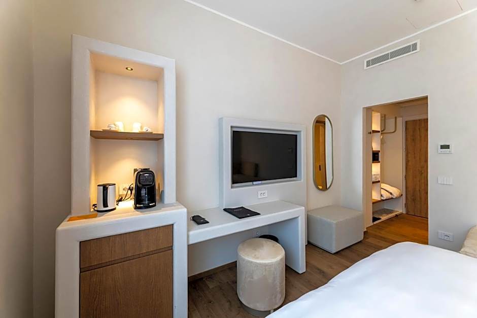 Hi Hotels Sirmione - Lakeview Pool