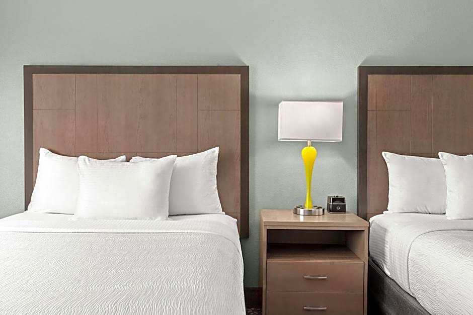 La Quinta Inn & Suites by Wyndham Newport