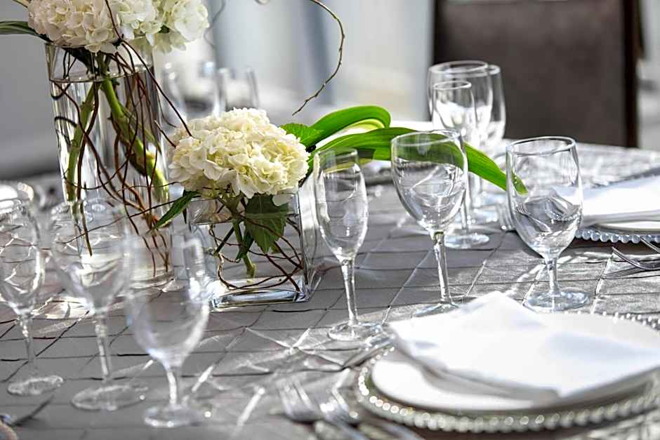 Renaissance by Marriott Waterford Oklahoma City Hotel