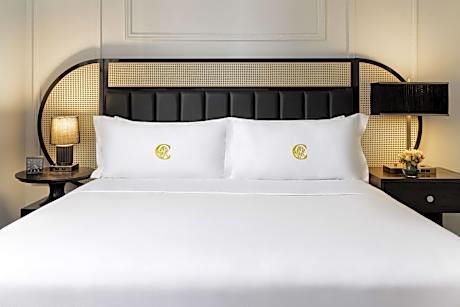 Deluxe King Room with City View