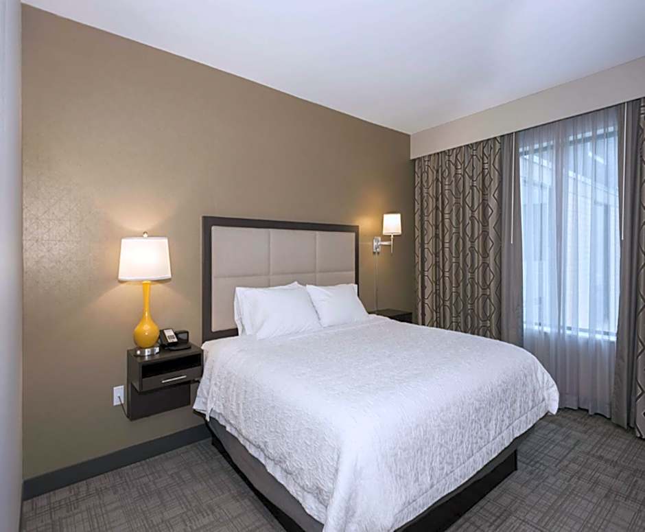 Hampton Inn By Hilton and Suites Minneapolis University Area, MN