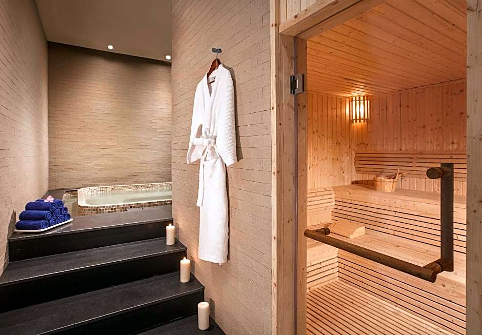 Metropole Bangkok (SHA Plus)