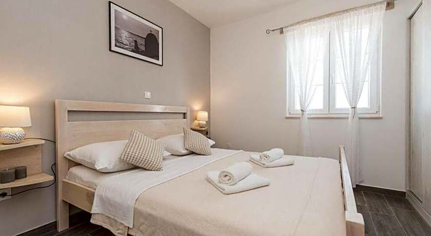 Villa Kirsten with heated pool, jacuzzi and sauna - by TA Leut Agency