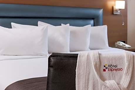 The Superior Room, 1 King Bed