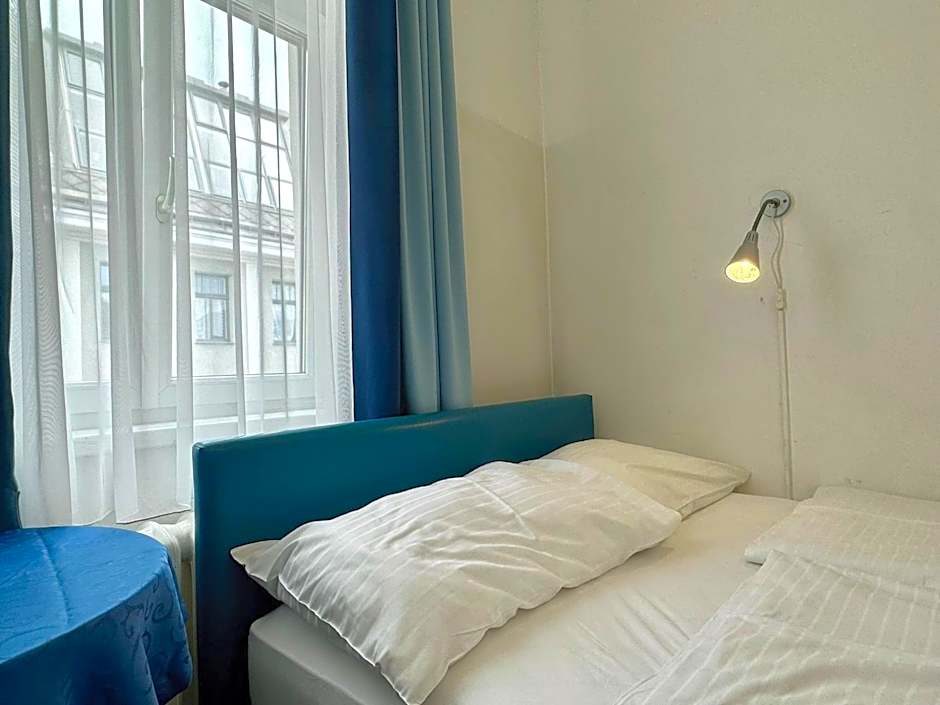 Very Central, 5 min to city center, Self Check In