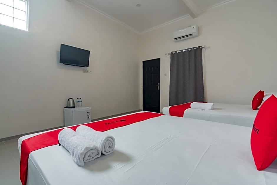 RedDoorz Syariah Plus @ Perintis Guesthouse Tasikmalaya