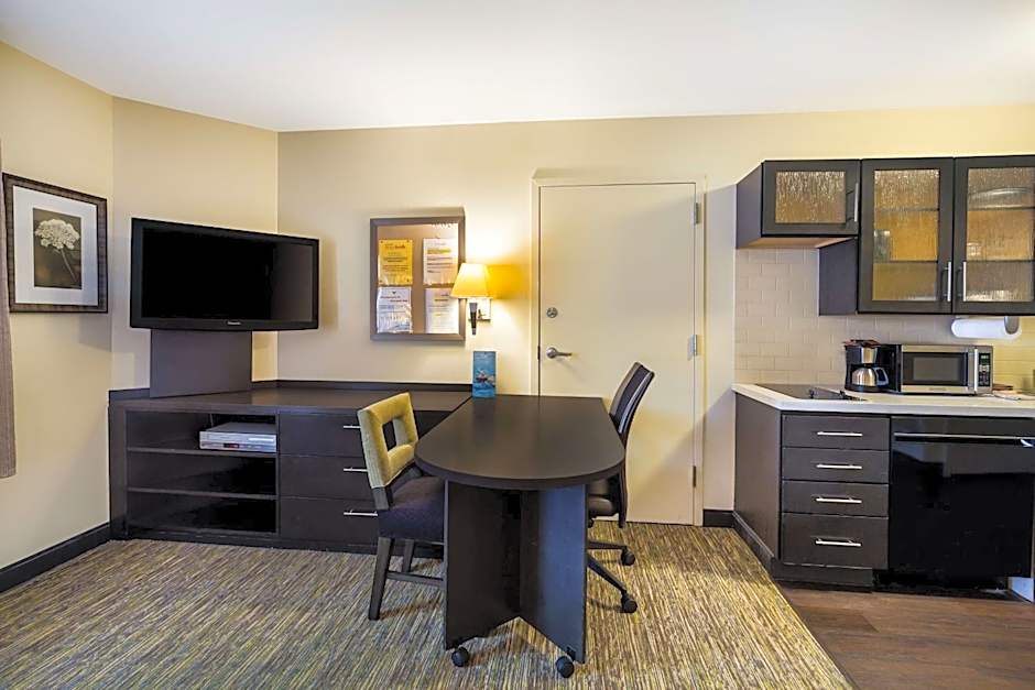 Sonesta Simply Suites St Louis Earth City