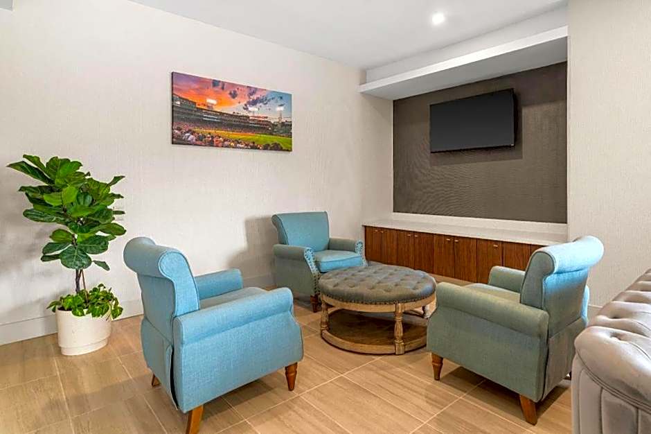 Roundhouse Suites