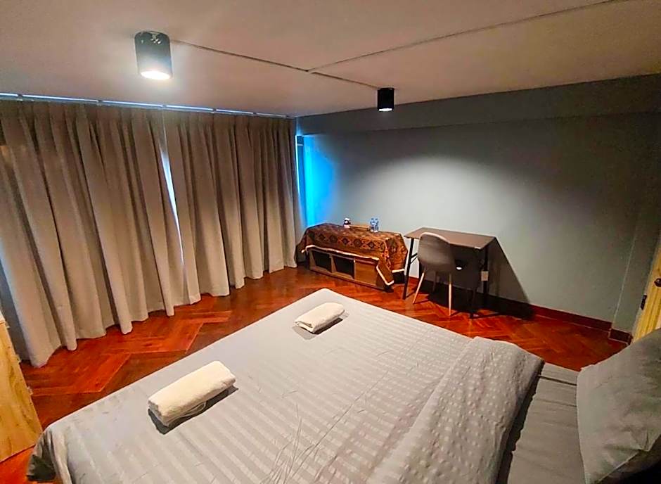 You Empire Hostel & Bar