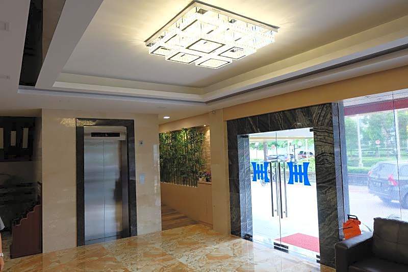Holiday Hotel Batam