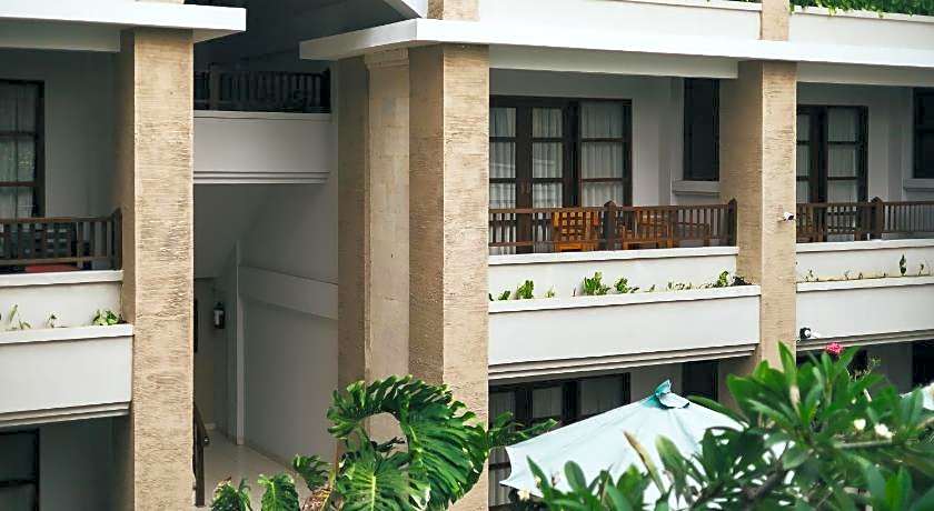 Fourteen Roses Beach Hotel