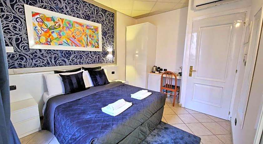 Ad Hoc Domus Guest House