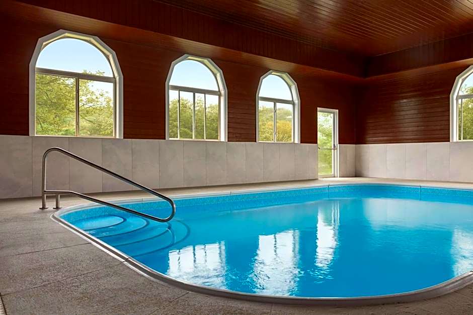 La Quinta Inn & Suites by Wyndham Peru Starved Rock St Park