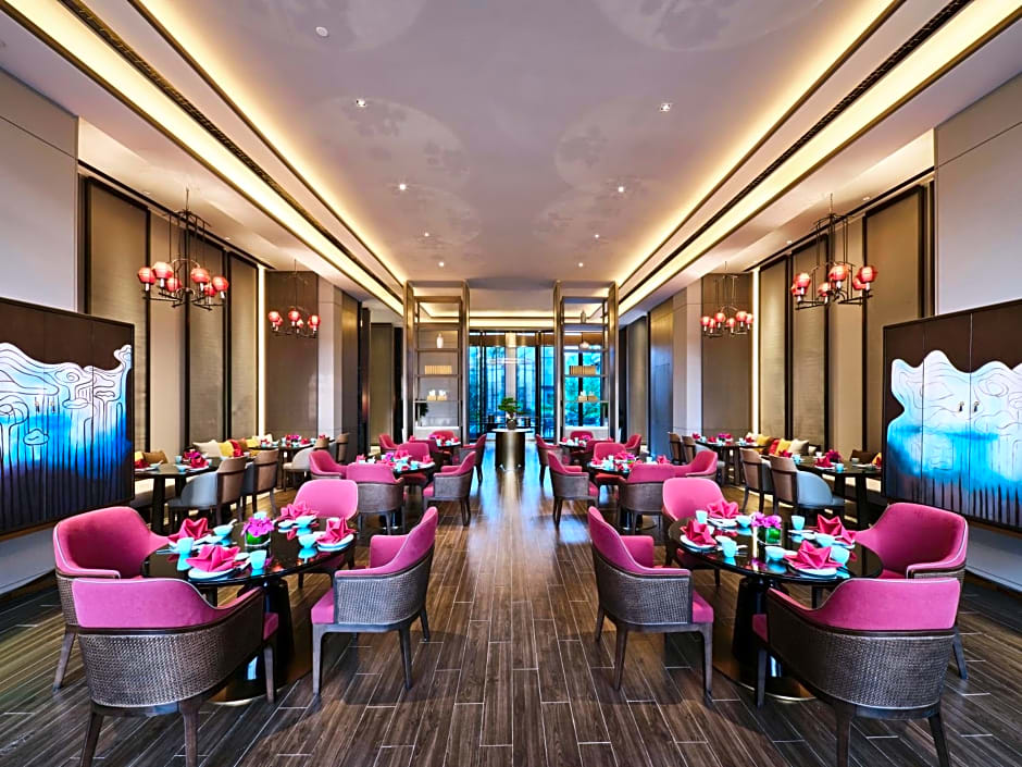 Crowne Plaza Wuxi Lake View, an IHG Hotel