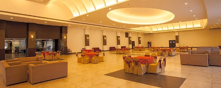 Velvet Clarks Exotica Zirakpur Hotel