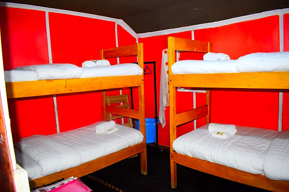 Lalanasi Lodge & Tented Camp