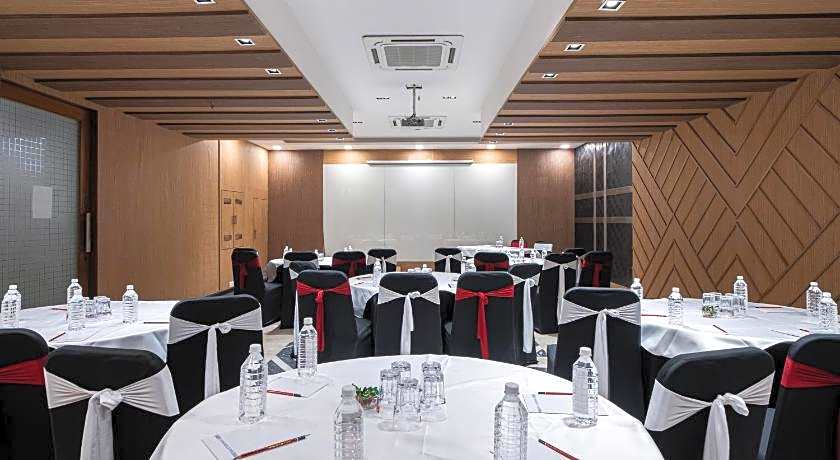 The Suncourt Hotel Yatri