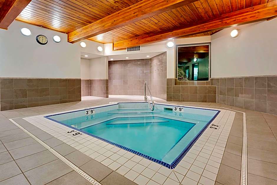 Ramada by Wyndham Kamloops