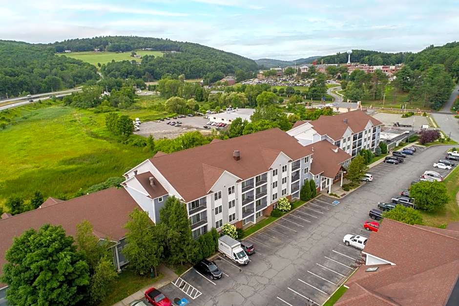 White River Inn & Suites