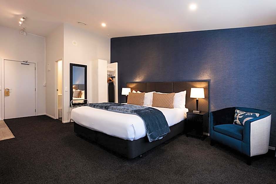 Gilmer Apartment Hotel