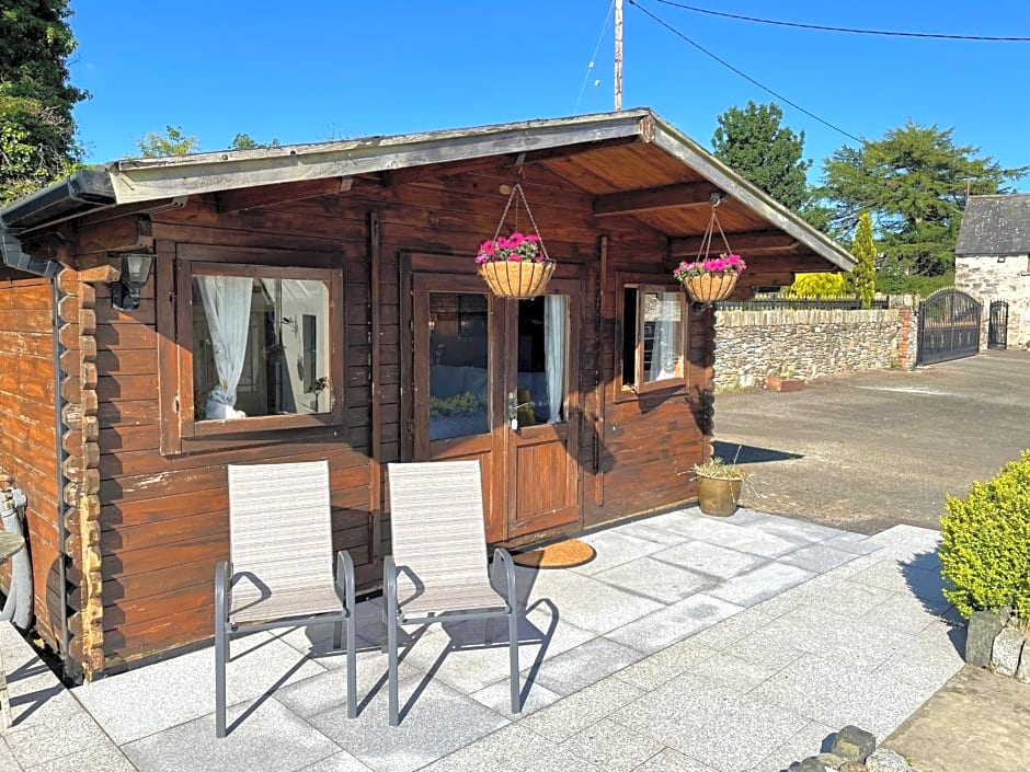 Chalet Superking bed Free Sauna jacuzzi