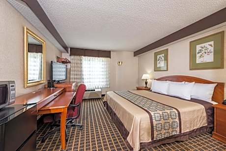 1 Queen Bed Non-Smoking