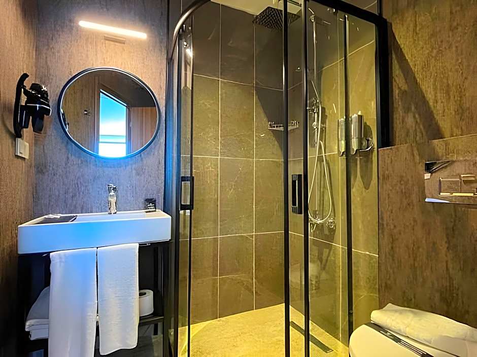 Weingart Seaside Hotel