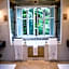 Huka Lodge, Beckons