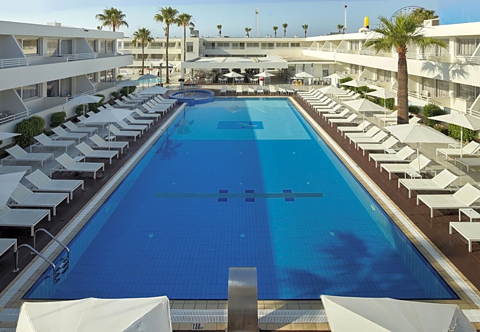 Melpo Antia Luxury Apartments & Suites