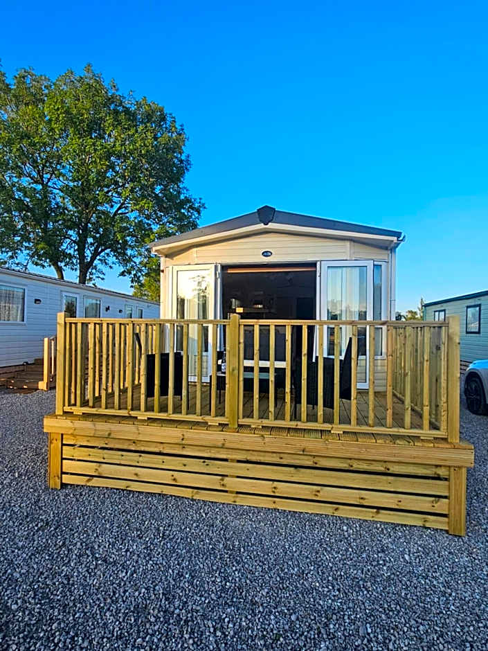 Luxe 6 berth caravan Lytham