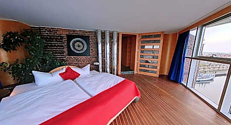 Deluxe Suite with Sea View