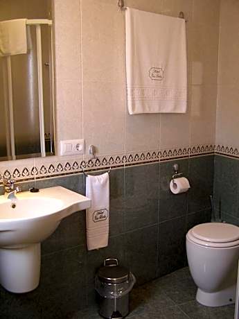 Standard Single Room with Shower