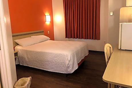 1 Queen Bed, Nonsmoking