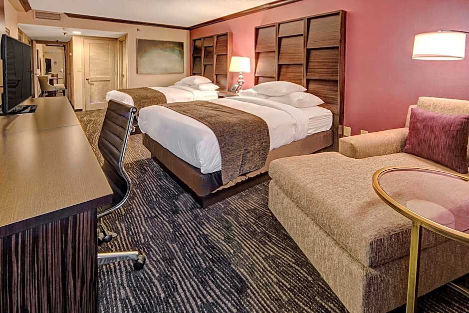 DoubleTree By Hilton Decatur Riverfront