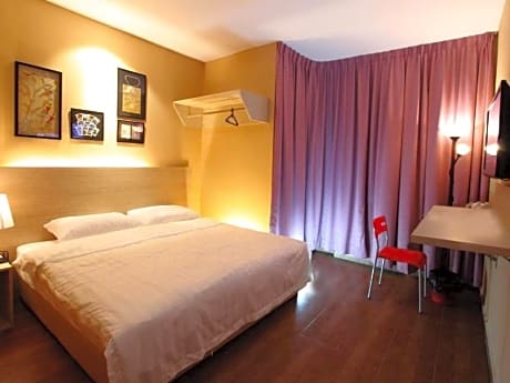 91 Street Boutique Inn