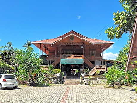Palanta Roemah Kajoe Syariah Villa