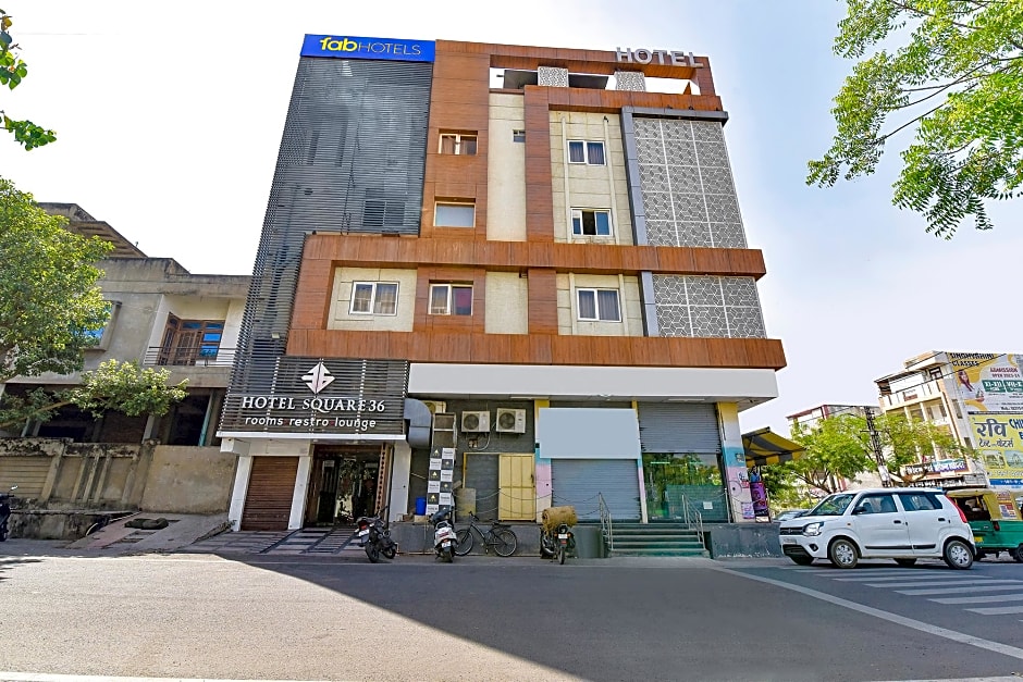 FabHotel Prime Square 36