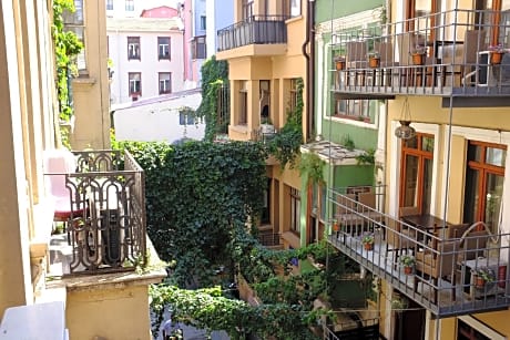 Chambers of  the Boheme