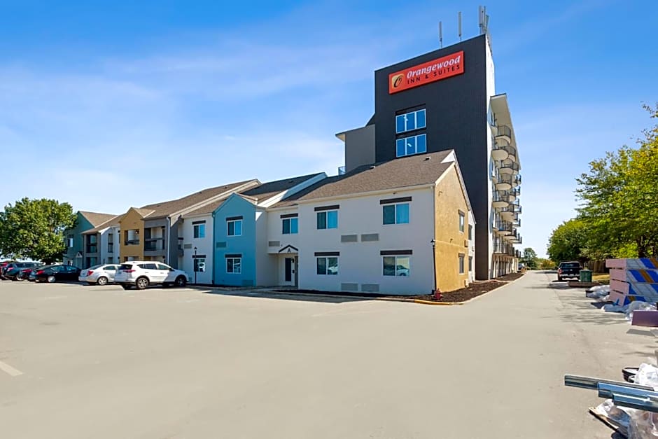 Orangewood Inn & Suites Kansas City Airport