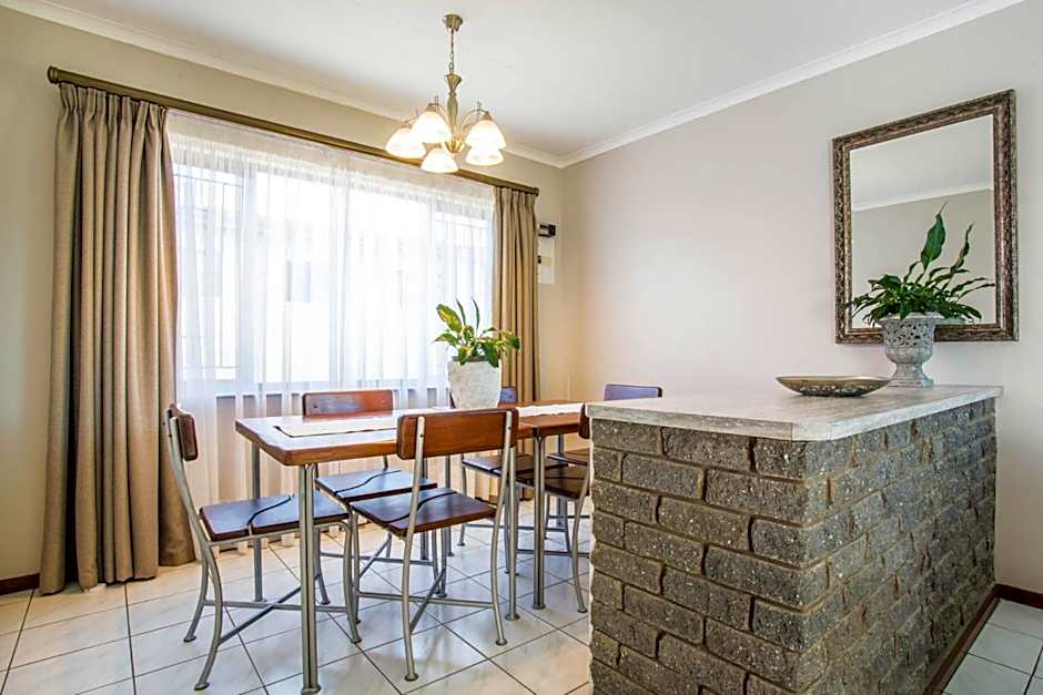 Out of Bounds Self-Catering Lodge