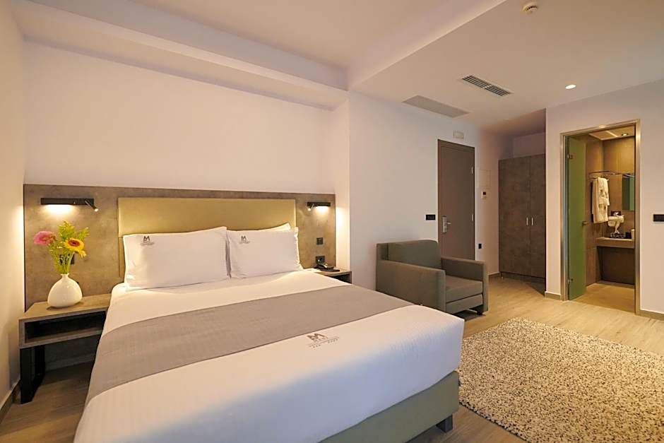 Meni Hotel & Apartments UNDER NEW MANAGEMENT