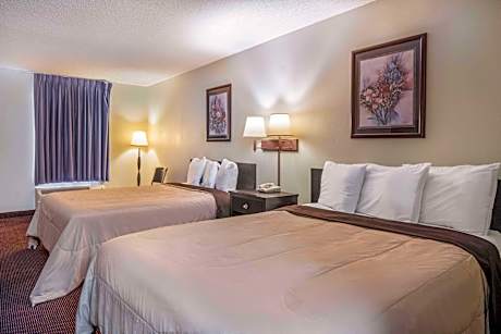 2 Queen Beds Efficiency Nonsmoking Accessible