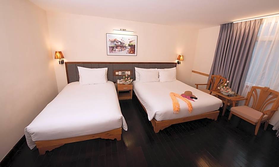 Romance Hotel