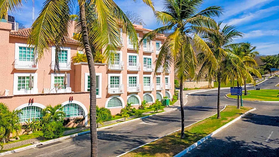 Hotel Castillo Huatulco & Beach Club