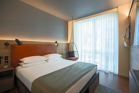 1 King High Floor, Guest room, 1 King, High floor