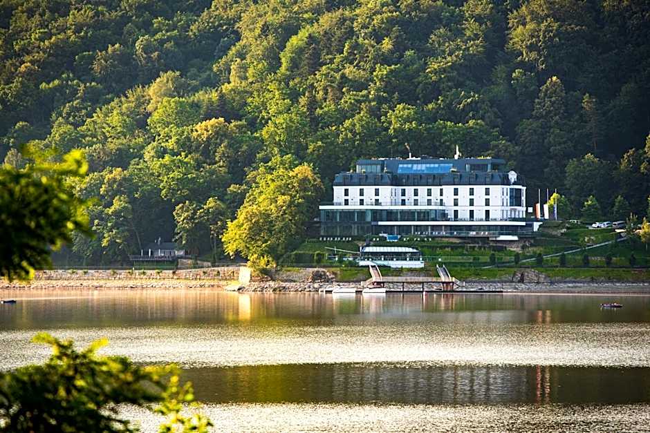 Heron Live Hotel Marina & SPA