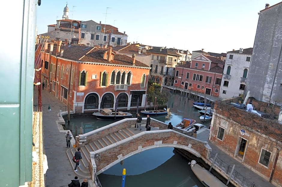 La Chambre D'Ella – Venice, GA