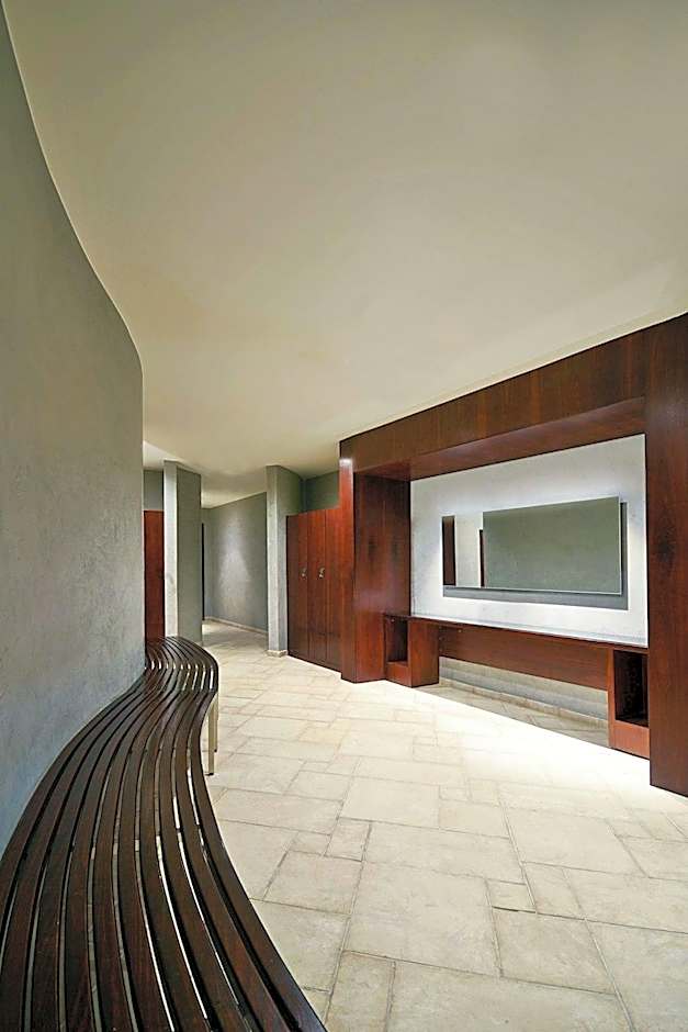 Le Meridien Pyramids Hotel & Spa