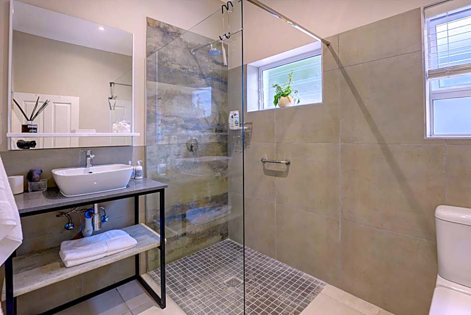 Out of Bounds Self-Catering Lodge